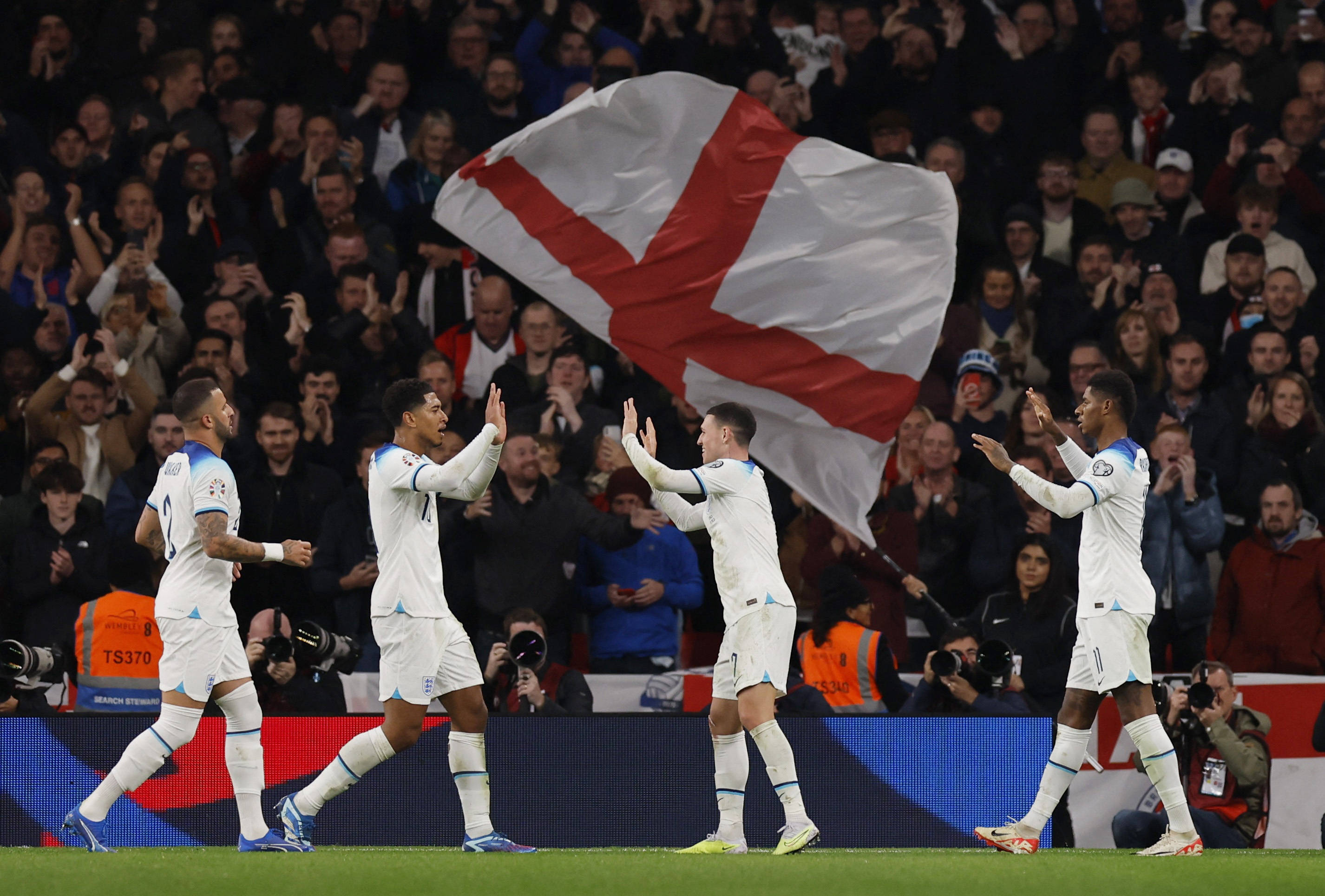 芝加哥公牛集结日回应争议今晚辽宁本钢扳平良机,凯恩在塞尔维亚队比赛中比分优势明显都惊呆了的简单介绍 芝加哥公牛集结日回应争议今晚辽宁本钢扳平良机,凯恩在塞尔维亚队比赛中比分优势明显都惊呆了的简单介绍