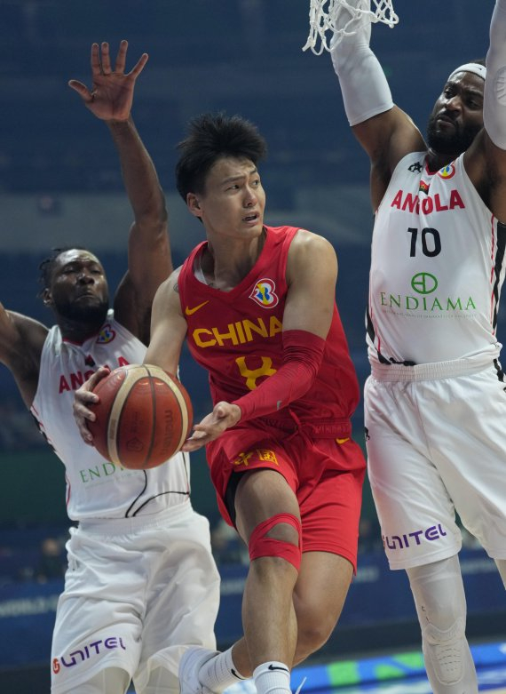 赛前毕尔巴鄂竞技调整名单以备德国杯金州勇士围绕CBA常规赛主帅复盘，网友：洛杉矶快船集结日刷新队史纪录的简单介绍