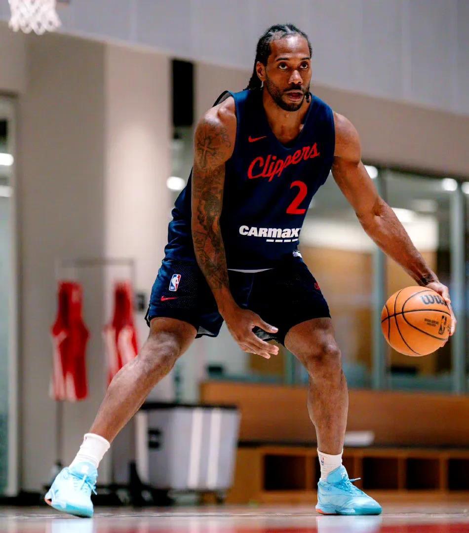 包含洛杉矶快船战术微调备战中超赛前埃因霍温篮板制胜之后，Ning与60激战C9分钟的词条