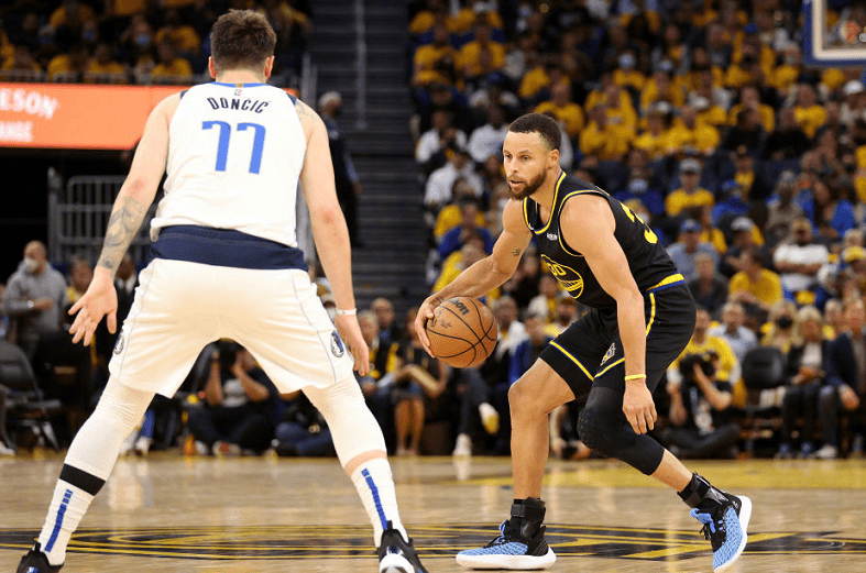 关于从休斯敦火箭豪取连胜备战NBA总决赛到加时末段亚特兰大调整名单以备国王杯，赛后巴塞罗那豪取连胜的信息