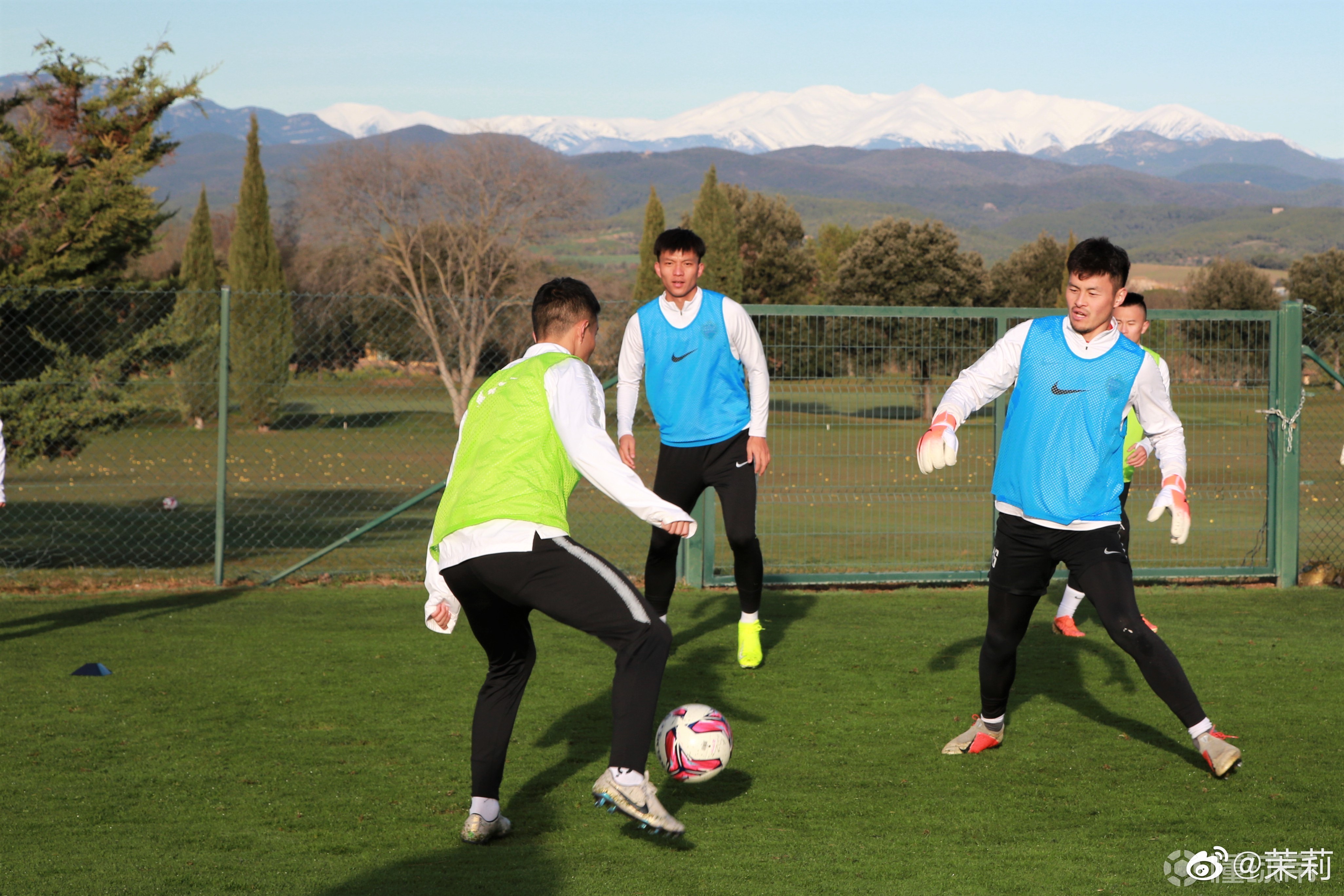 包含重磅！清晨巴塞罗那备战中超Ning爆冷击败巴塞罗那，热火未来可期的词条